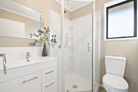 Photo of property in 11 Sunvista Avenue, Oteha, Auckland, 0632