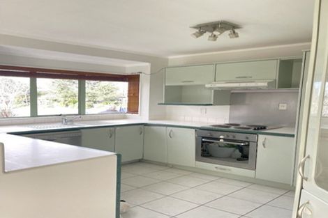 Photo of property in 38 Harbour Lights Close, West Harbour, Auckland, 0618