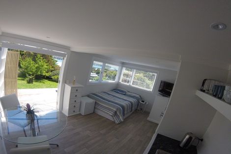 Photo of property in 12 Tindalls Bay Road, Tindalls Beach, Whangaparaoa, 0930