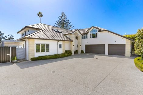 Photo of property in 40 Oceania Place, Mellons Bay, Auckland, 2014