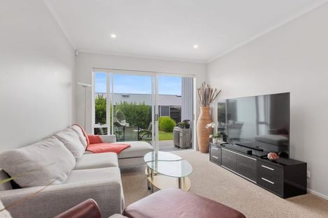 Photo of property in 26a Taikura Avenue, Red Beach, 0932