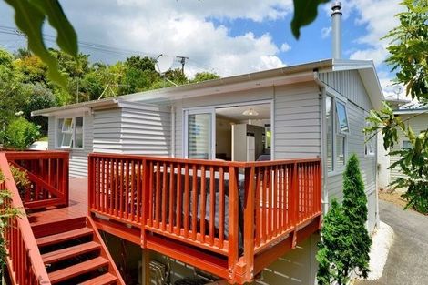 Photo of property in 50 Heathcote Road, Castor Bay, Auckland, 0620