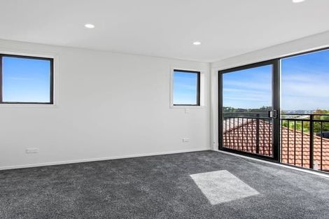 Photo of property in 165b Waimumu Road, Massey, Auckland, 0614