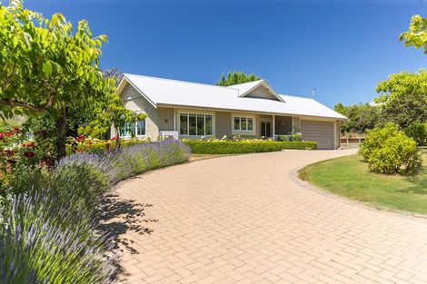 Photo of property in 33 Ferry Hill Drive, Lower Shotover, Queenstown, 9371