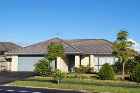 Photo of property in 101 Golfland Drive, Golflands, Auckland, 2013