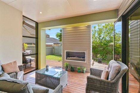 Photo of property in 7 Ruru Place, Levin, 5510