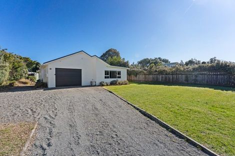 Photo of property in 27 Sarah Street, Waikawa Beach, Levin, 5573