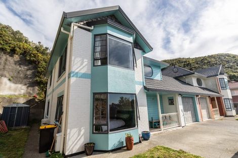 Photo of property in 21 Jaunpur Crescent, Broadmeadows, Wellington, 6035