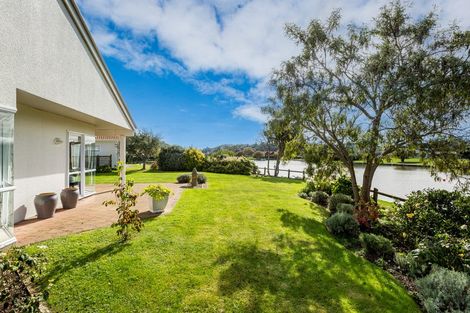 Photo of property in 7 Lakeside Villas, Whitby, Porirua, 5024