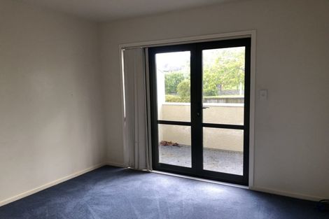 Photo of property in 14/3 Orwell Road, Greenhithe, Auckland, 0632