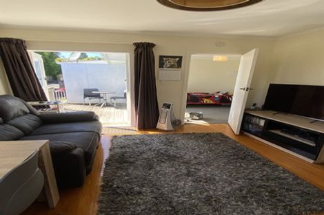 Photo of property in 91c Woodglen Road, Glen Eden, Auckland, 0602