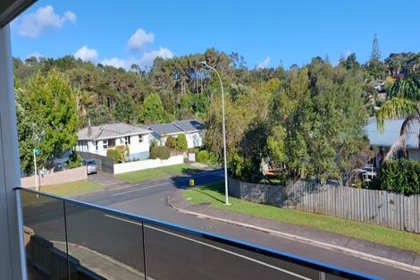Photo of property in 1a Taupiko Place, Green Bay, Auckland, 0604