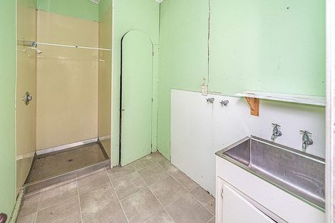 Photo of property in 2 Alma Road, Gonville, Whanganui, 4501