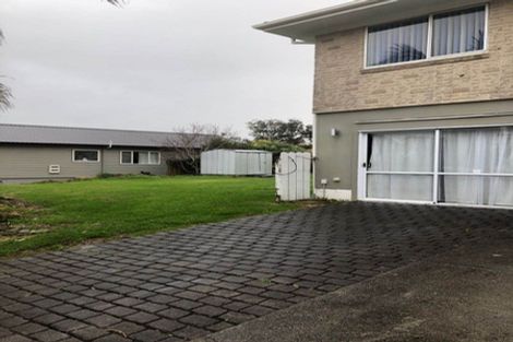 Photo of property in 35 Glenbervie Crescent, Massey, Auckland, 0614