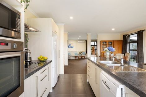 Photo of property in 34 Carrington Drive, Papamoa Beach, Papamoa, 3118