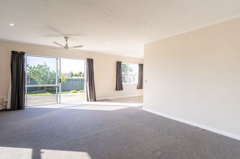 Photo of property in 26 Linwood Drive, Paraparaumu, 5032
