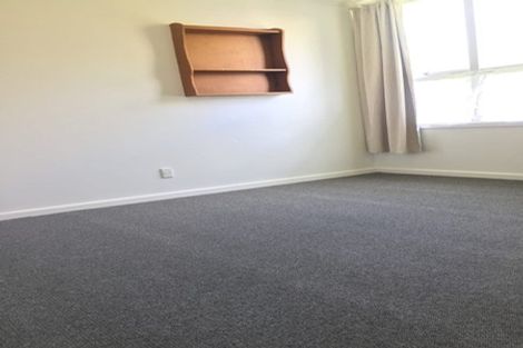 Photo of property in 32 Barbary Avenue, Kelston, Auckland, 0602