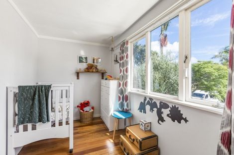 Photo of property in 2/22 Clayburn Road, Glen Eden, Auckland, 0602