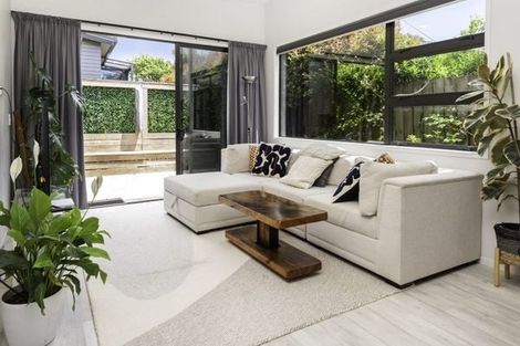 Photo of property in 19 Janet Street, Sunnyhills, Auckland, 2010