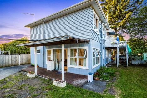 Photo of property in 14 Yeovil Road, Te Atatu Peninsula, Auckland, 0610