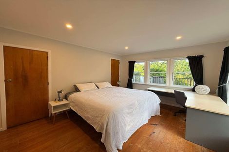 Photo of property in 17 Rakeiora Grove, Korokoro, Lower Hutt, 5012