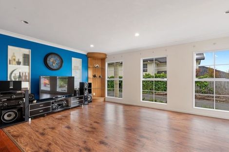 Photo of property in 60 Scarlet Oak Drive, Schnapper Rock, Auckland, 0632