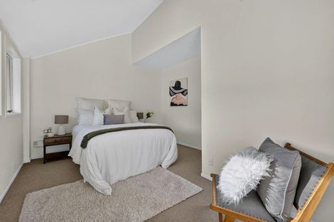 Photo of property in 4/3 Glen Road, Browns Bay, Auckland, 0630
