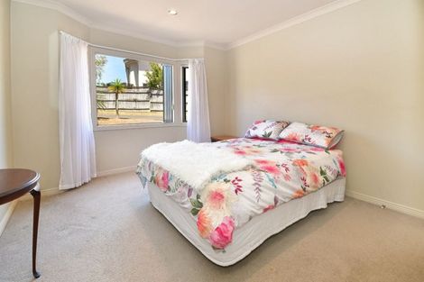 Photo of property in 8 Archer Rayner Place, Greenhithe, Auckland, 0632