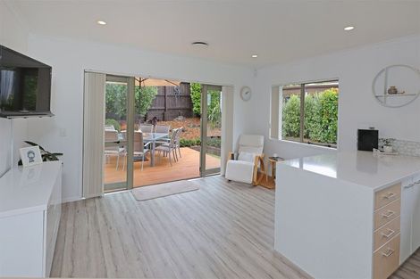 Photo of property in 22 Graven Court, Henderson, Auckland, 0612