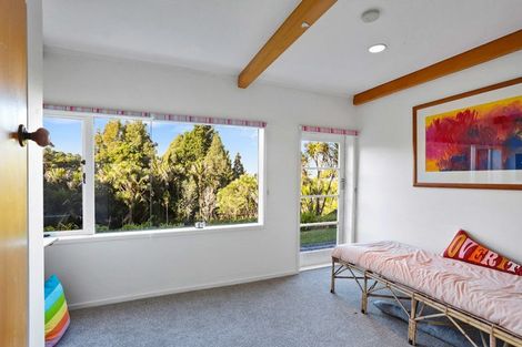 Photo of property in 867 West Coast Road, Oratia, Auckland, 0604