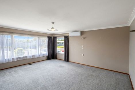Photo of property in 36 Karaka Crescent, Levin, 5510