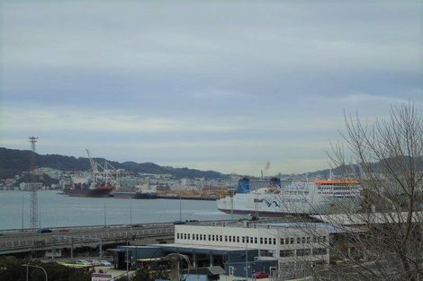 Photo of property in 7 Cameron Street, Kaiwharawhara, Wellington, 6035