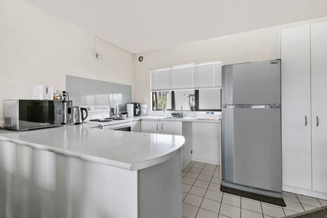 Photo of property in Lynn Park Terrace, 7/12 Ambrico Place, New Lynn, Auckland, 0600