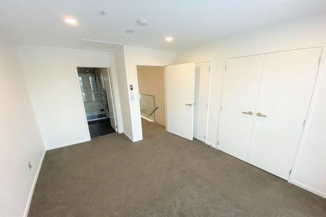 Photo of property in 7 Waru Lane, Te Atatu Peninsula, Auckland, 0610
