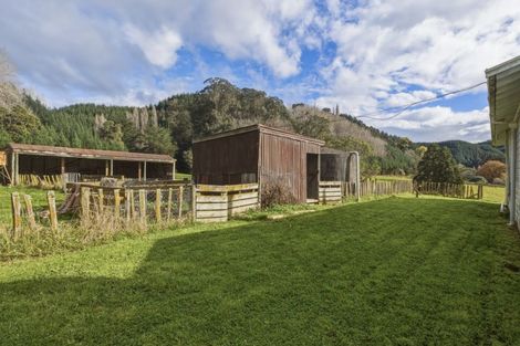 Photo of property in 921 Ongo Road, Hunterville, 4782