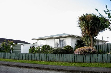 Photo of property in 4 Walker Place, Rangiora, 7400