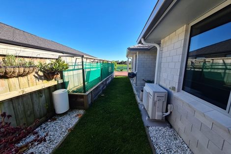 Photo of property in 61 Harding Drive, Papamoa Beach, Papamoa, 3118