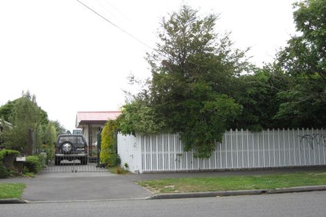 Photo of property in 70 Avondale Road, Avondale, Christchurch, 8061