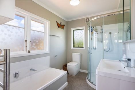 Photo of property in 31 Ranganui Road, Kaiwaka, 0573