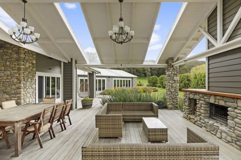 Photo of property in 30 Kakariki Way, Whitemans Valley, Upper Hutt, 5371