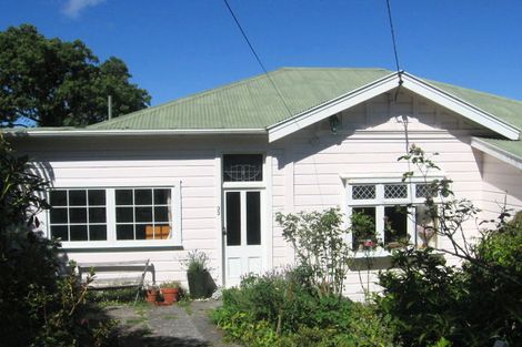 Photo of property in 33 Kaihuia Street, Northland, Wellington, 6012