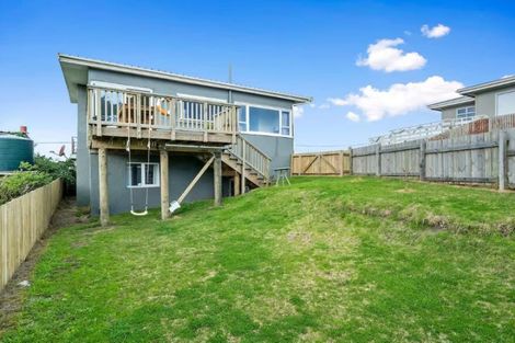 Photo of property in 22 Nelson Street, Foxton Beach, Foxton, 4815