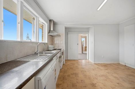 Photo of property in 55 Corunna Road, Milford, Auckland, 0620