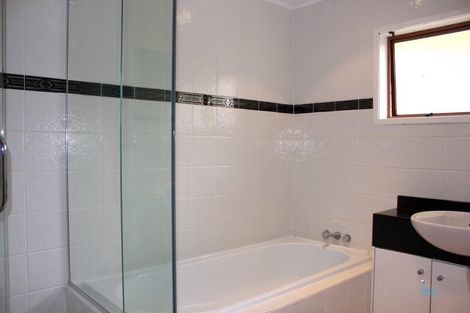 Photo of property in 5 Matuhi Rise, Henderson, Auckland, 0612