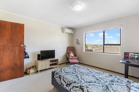 Photo of property in 1/3 Karaka Street, New Lynn, Auckland, 0600
