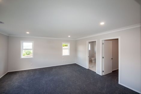 Photo of property in 17 Hattersley Grove, Churton Park, Wellington, 6037