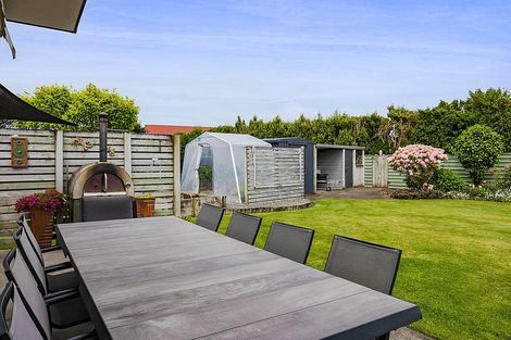 Photo of property in 11 County Drive, Hawera, 4610