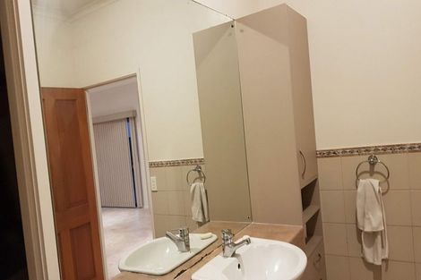 Photo of property in 76 Edgewater Drive, Pakuranga, Auckland, 2010