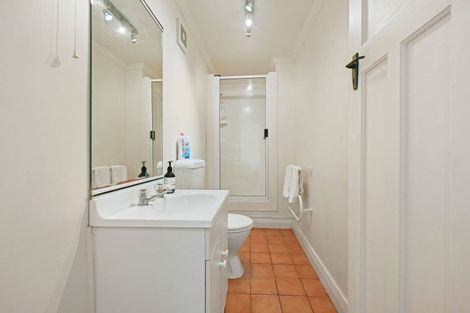 Photo of property in 35 Thackeray Street, Hamilton Lake, Hamilton, 3204