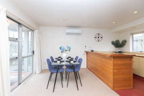 Photo of property in 15b Taylor Terrace, St Andrews, Hamilton, 3200